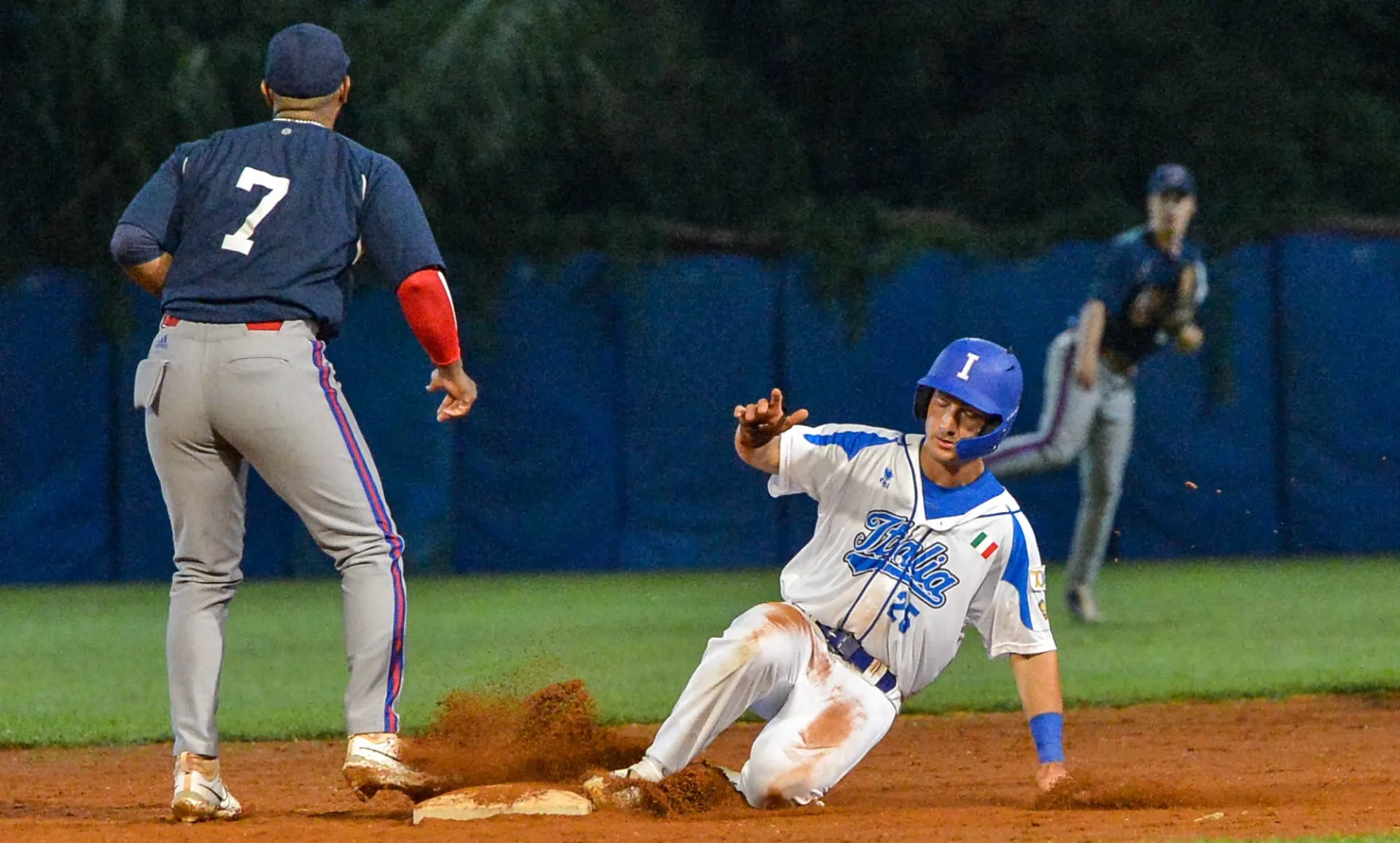 The Benefits of Regular Practice in Batting Cages for Youth Athletes